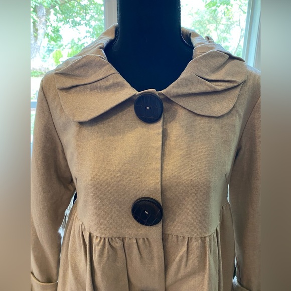 Kenzie Women’s Baby Doll gold shimmering Jacket Sz.4 Tan W/Snap-Buttons. - Picture 2 of 6